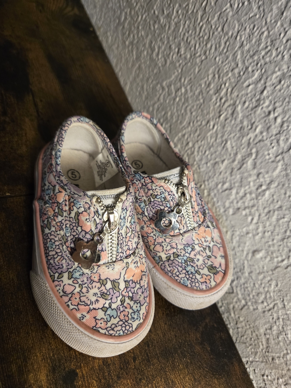 Blowfish Pink Multi Floral Kids Slip-On Sneakers with Zipper Charm